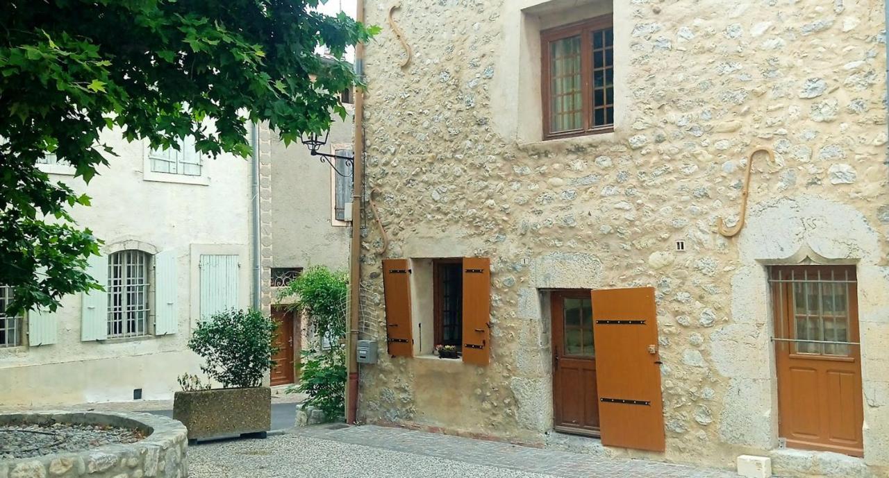 Une Maison Dans Le Village Ribiers Exterior photo